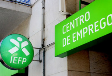 Em 2011, mais 11% de desempregados continuaram sem trabalho, em comparação com 2010