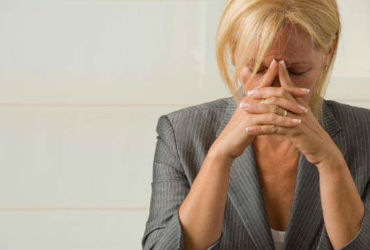 Mulheres continuam a sofrer de violência no trabalho, alerta OIT
